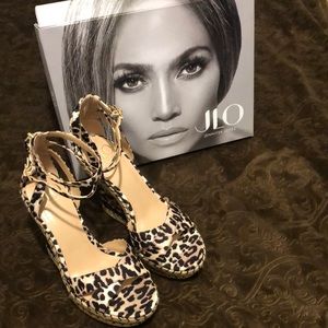 JLO animal print platform sandal, size 10